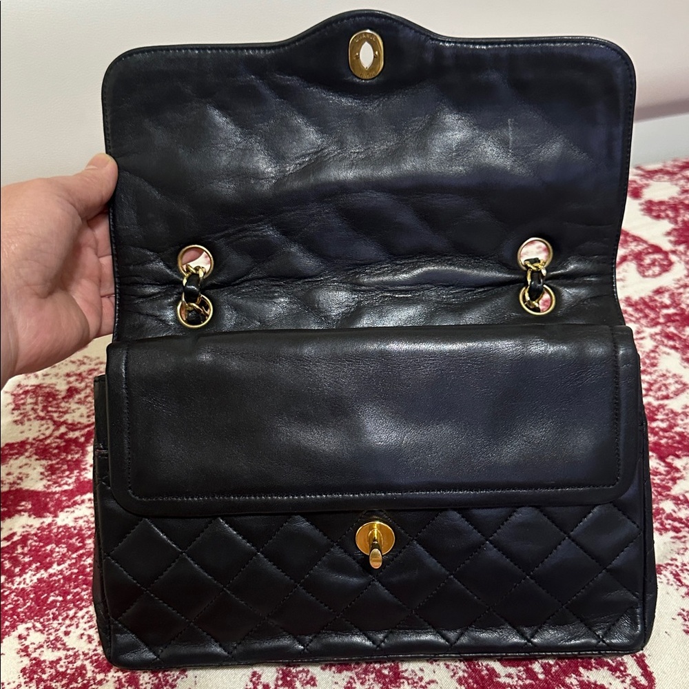 CHANEL Vintage 2-Toned CC Double Flap Bag Quilted Lamb Skin - Picture 13 of 16
